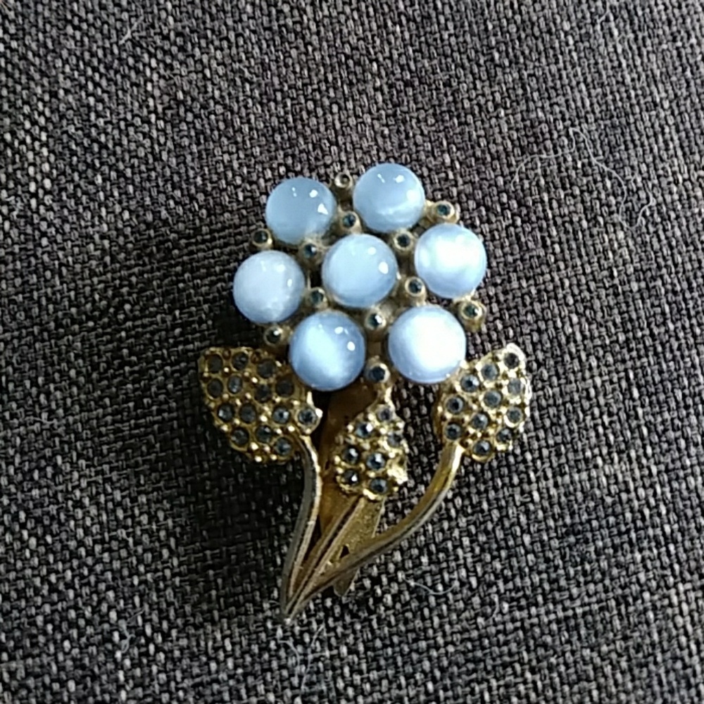 Vintage Flower Clip Brooche Pin